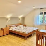 Stara Lipa Tasner Kitchen & P & Garage - Self Check-in