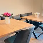 Maison d'hôtes Stara Lipa Tasner Kitchen & P & Garage - Self Check-in Maribor