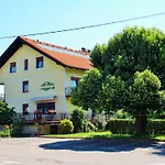 Stara Lipa Tasner Kitchen & P & Garage - Self Check-in Maison d'hôtes Maribor