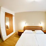 Maison d'hôtes Stara Lipa Tasner Kitchen & P & Garage - Self Check-in