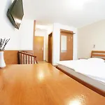 Stara Lipa Tasner Kitchen & P & Garage - Self Check-in Maison d'hôtes Maribor