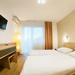 Maison d'hôtes Stara Lipa Tasner Kitchen & P & Garage - Self Check-in Maribor