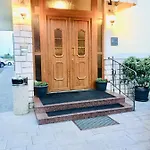 Maison d'hôtes Stara Lipa Tasner Kitchen & P & Garage - Self Check-in Maribor