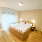 Stara Lipa Tasner Kitchen & P & Garage - Self Check-in Maison d'hôtes 3*