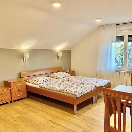 Stara Lipa Tasner Kitchen & P & Garage - Self Check-in