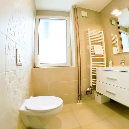Stara Lipa Tasner Kitchen & P & Garage 3* Maribor