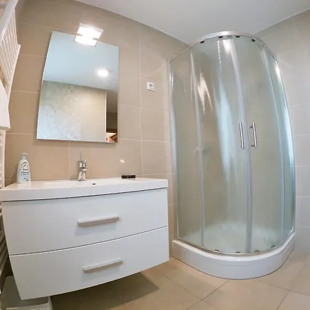 Stara Lipa Tasner Kitchen & P & Garage