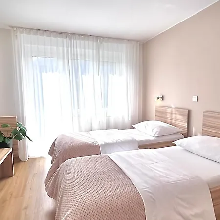 Stara Lipa Tasner Kitchen & P & Garage - Self Check-in 3* Maribor