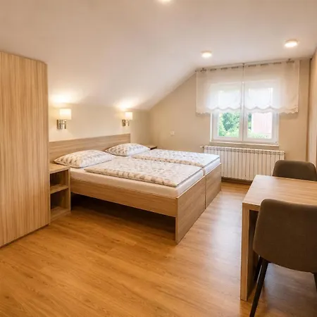 Pensjonat Stara Lipa Tasner With Free Parking & Kitchen & Garage Maribor