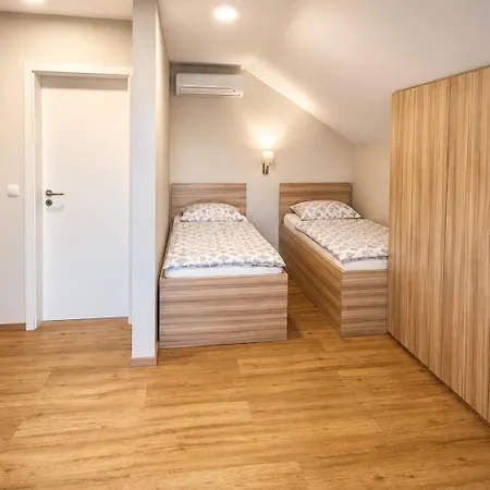 Stara Lipa Tasner With Free Parking & Kitchen & Garage 3*