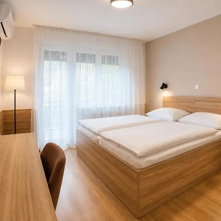 Stara Lipa Tasner With Free Parking & Kitchen & Garage Pensjonat 3*