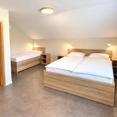 Penzion Stara Lipa Tasner With Free Parking & Kitchen & Garage Maribor