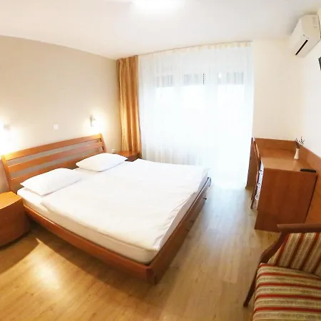 Stara Lipa Tasner Kitchen & P & Garage - Self Check-in Maribor