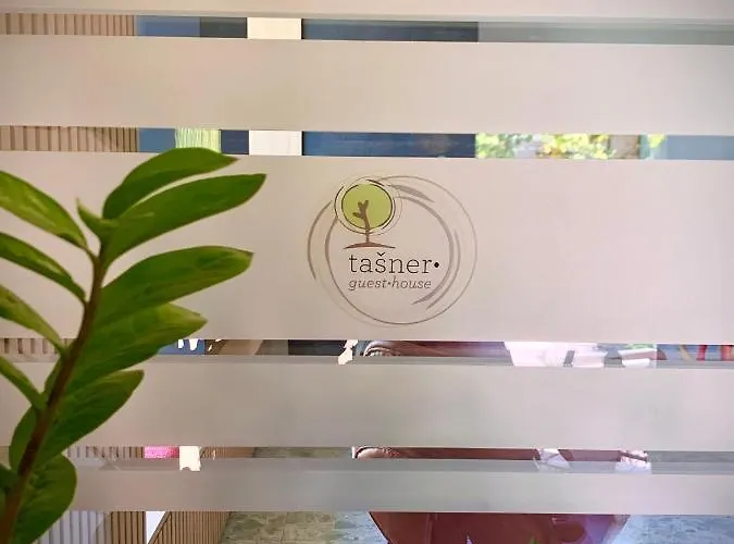 Stara Lipa Tasner Kitchen & P & Garage - Self Check-in بيت ضيافة ماريبور