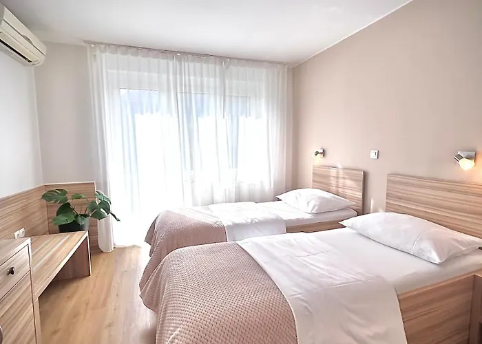 Stara Lipa Tasner Kitchen & P & Garage - Self Check-in 3* Maribor