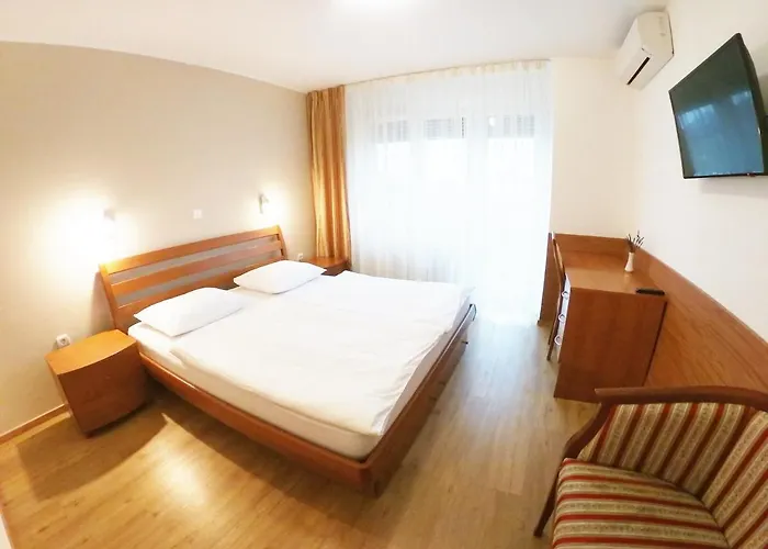 Stara Lipa Tasner Kitchen & P & Garage - Self Check-in Maribor