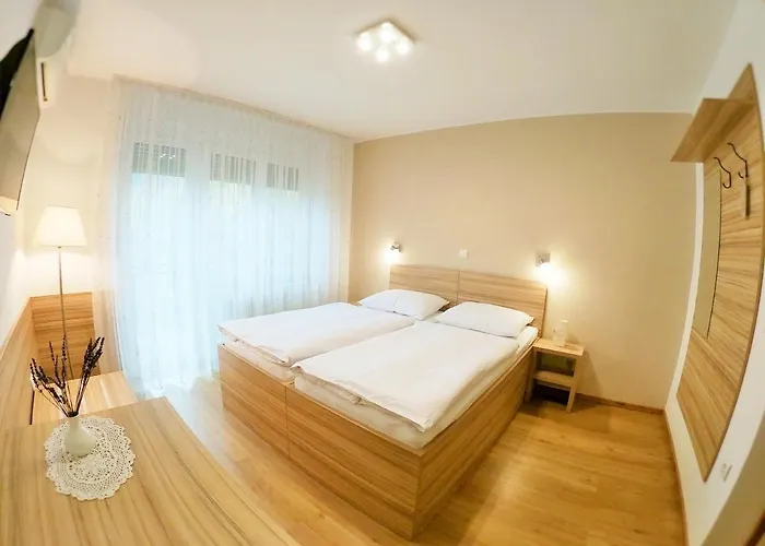 Stara Lipa Tasner Kitchen & P & Garage - Self Check-in ゲストハウス 3*